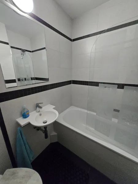 Stilvoll modernisiert: 3-Zimmer-Wohnung in Berlin-Friedrichsfelde — photo 1